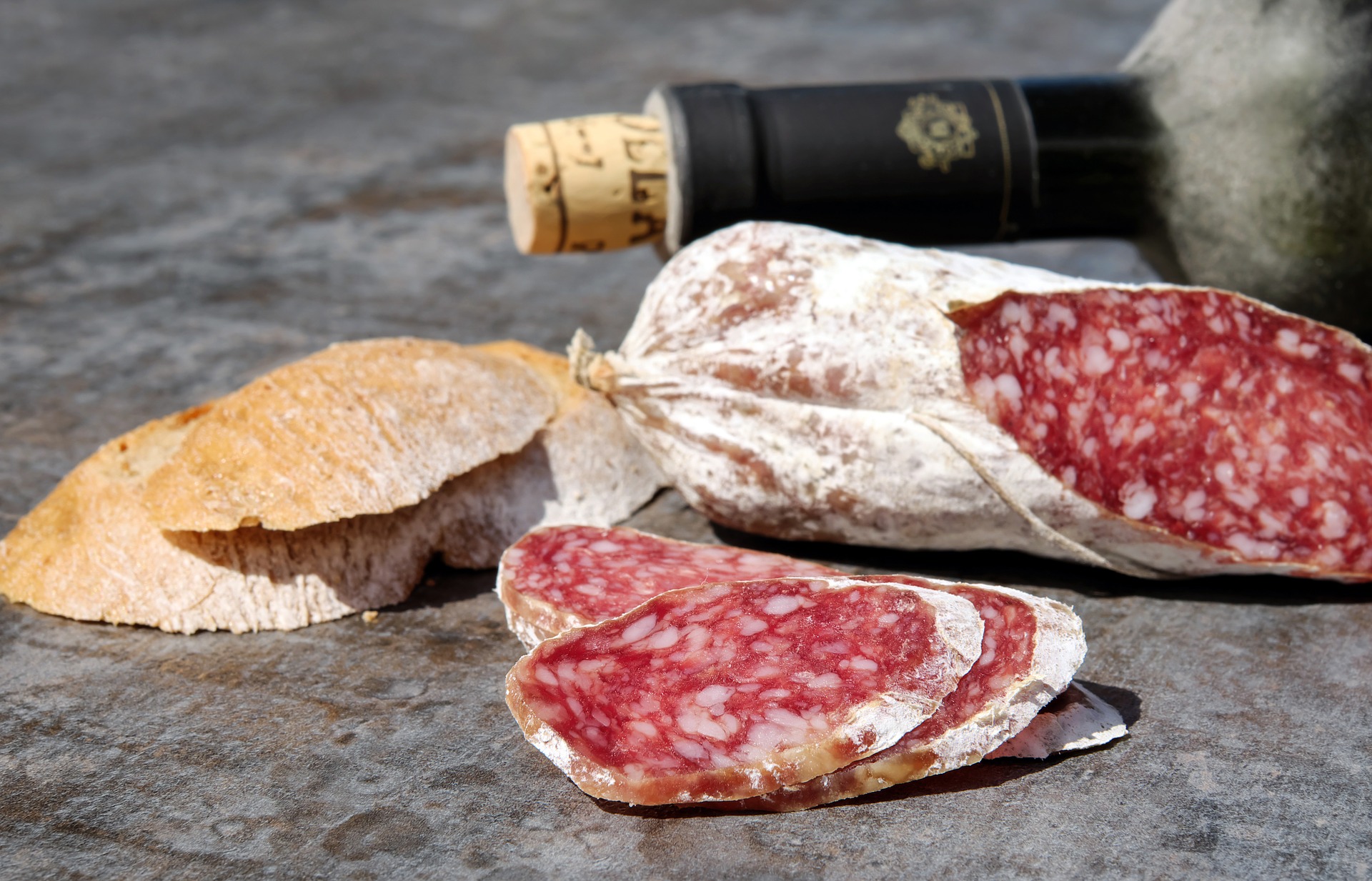 Tipi di salame italiano: il primato dei prodotti DOP e IGP - Artigiano in  fiera