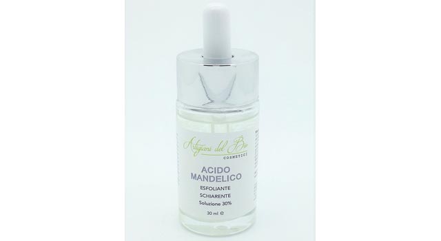 Acido mandelico esfoliante e schiarente