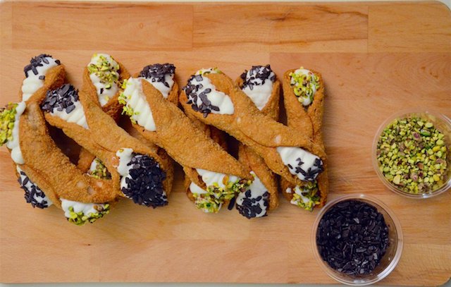 Comprare veri cannoli siciliani online