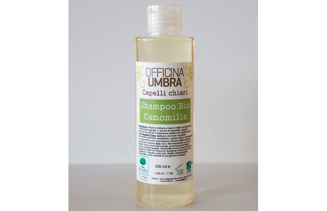 Shampoo alla camomilla per capelli chiari