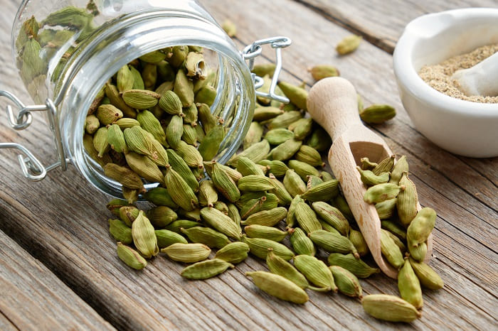 benefici del cardamomo