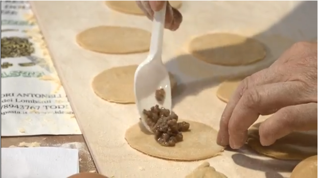 tortelloni ripieni di carne