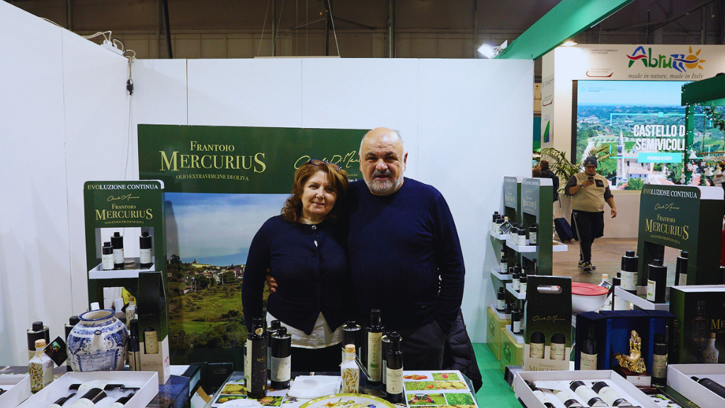 Gli artigiani di Frantoio Mercurius nel loro stand ad Artigiano in Fiera 2023